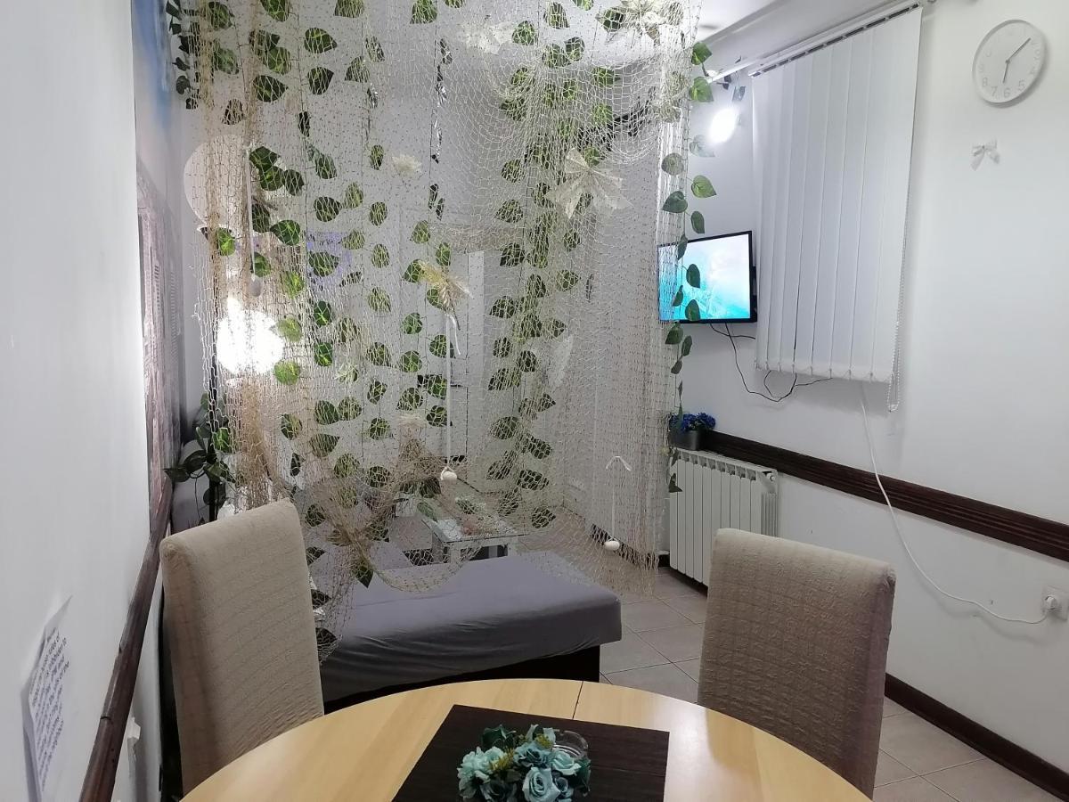 Low Cost Apartment Belgrado Exterior foto