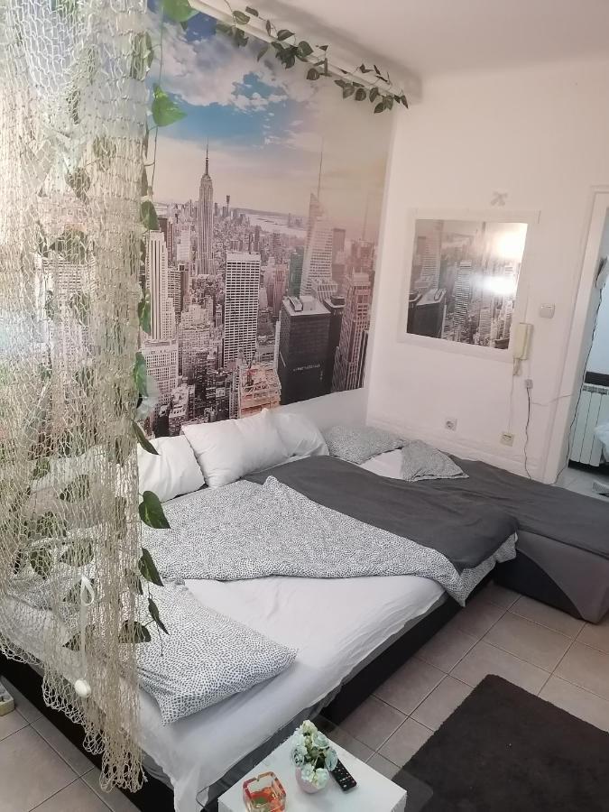 Low Cost Apartment Belgrado Exterior foto